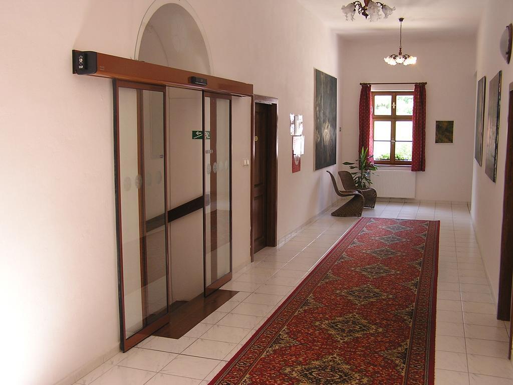 Hotel Ruze Rozmberk Nad Vltavou Ngoại thất bức ảnh