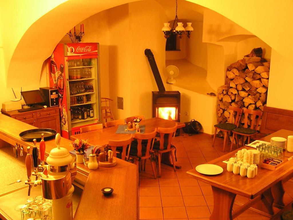 Hotel Ruze Rozmberk Nad Vltavou Ngoại thất bức ảnh