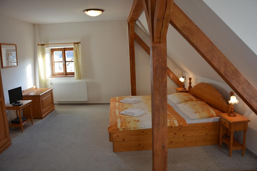 Hotel Ruze Rozmberk Nad Vltavou Ngoại thất bức ảnh