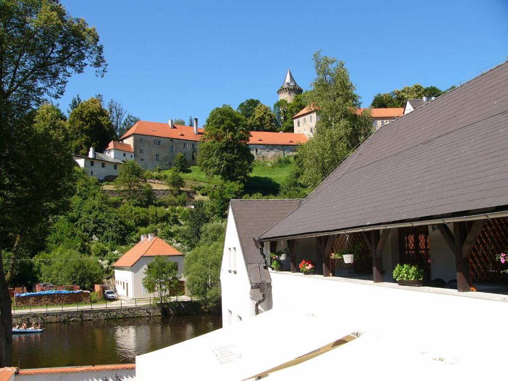 Hotel Ruze Rozmberk Nad Vltavou Ngoại thất bức ảnh